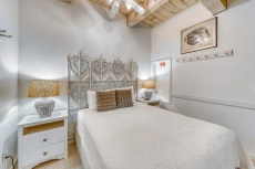 Island Inn - 34G - Oak Bluffs, MA