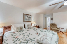 The CAVU Mansion on Bellevue - Vineyard Haven, MA