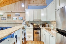 Island Inn - 41G - Oak Bluffs, MA