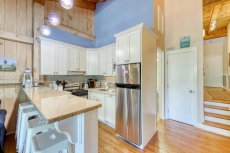 Island Inn - 41G - Oak Bluffs, MA