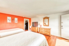 Island Inn - 5B - Oak Bluffs, MA