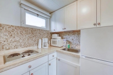 Island Inn - 7C - Oak Bluffs, MA