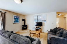 Single-level, family-friendly getaway w/ a full kitchen, deck, & pool table