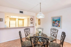 Gulf front condo w/ a shared pool, & tennis courts plus easy beach access!