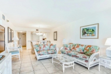 Pleasant condo with air conditioning, Gulf views, & balcony - walk to the beach!