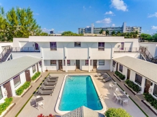 #102 BEAUTIFUL & NEWLY RENOVATED BEACH WALK STUDIO